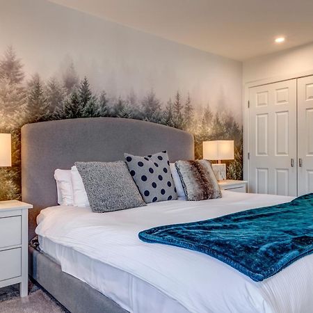 THE LOOKOUT PENTHOUSE // a luxe suite in Whistler Extérieur photo