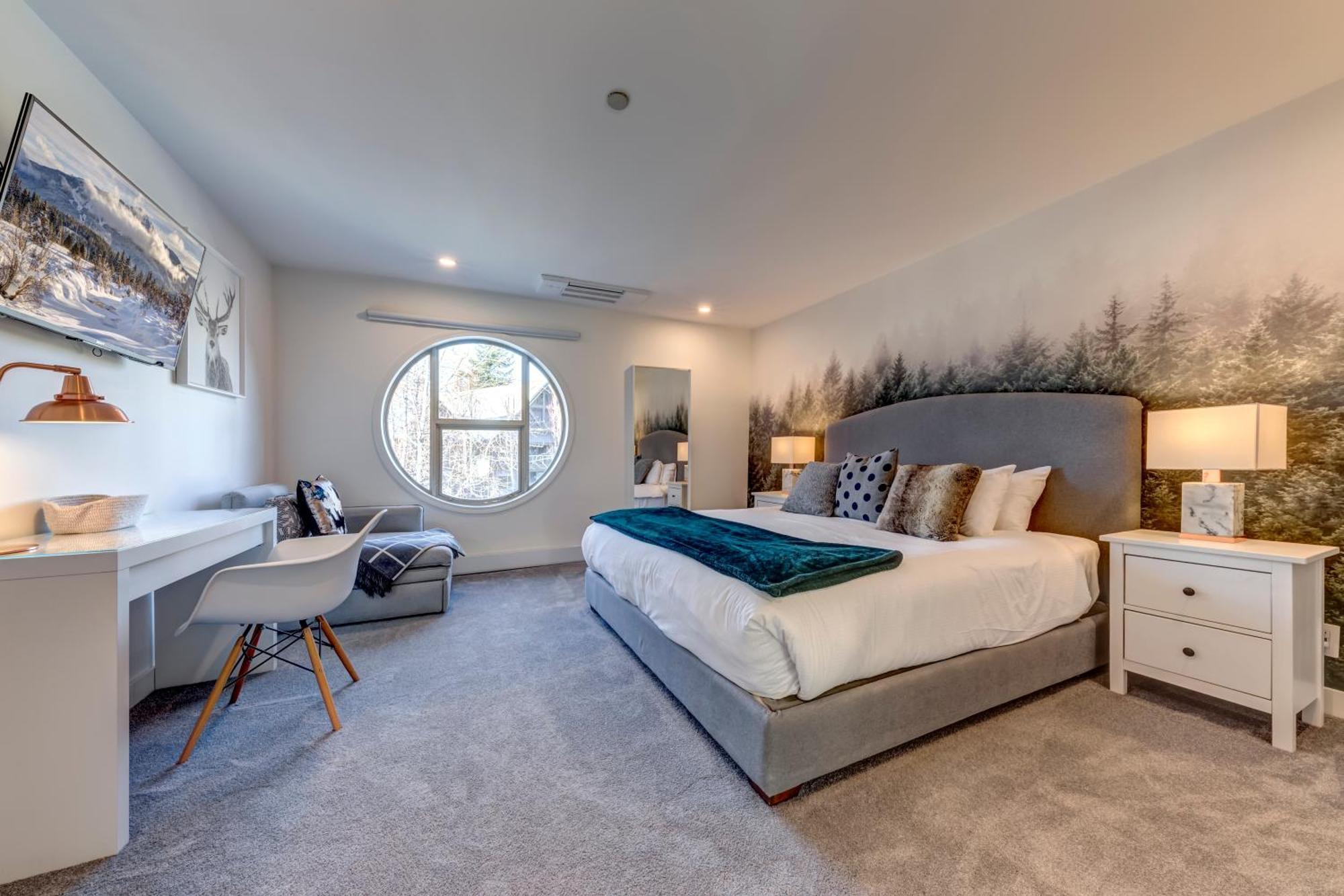 THE LOOKOUT PENTHOUSE // a luxe suite in Whistler Extérieur photo