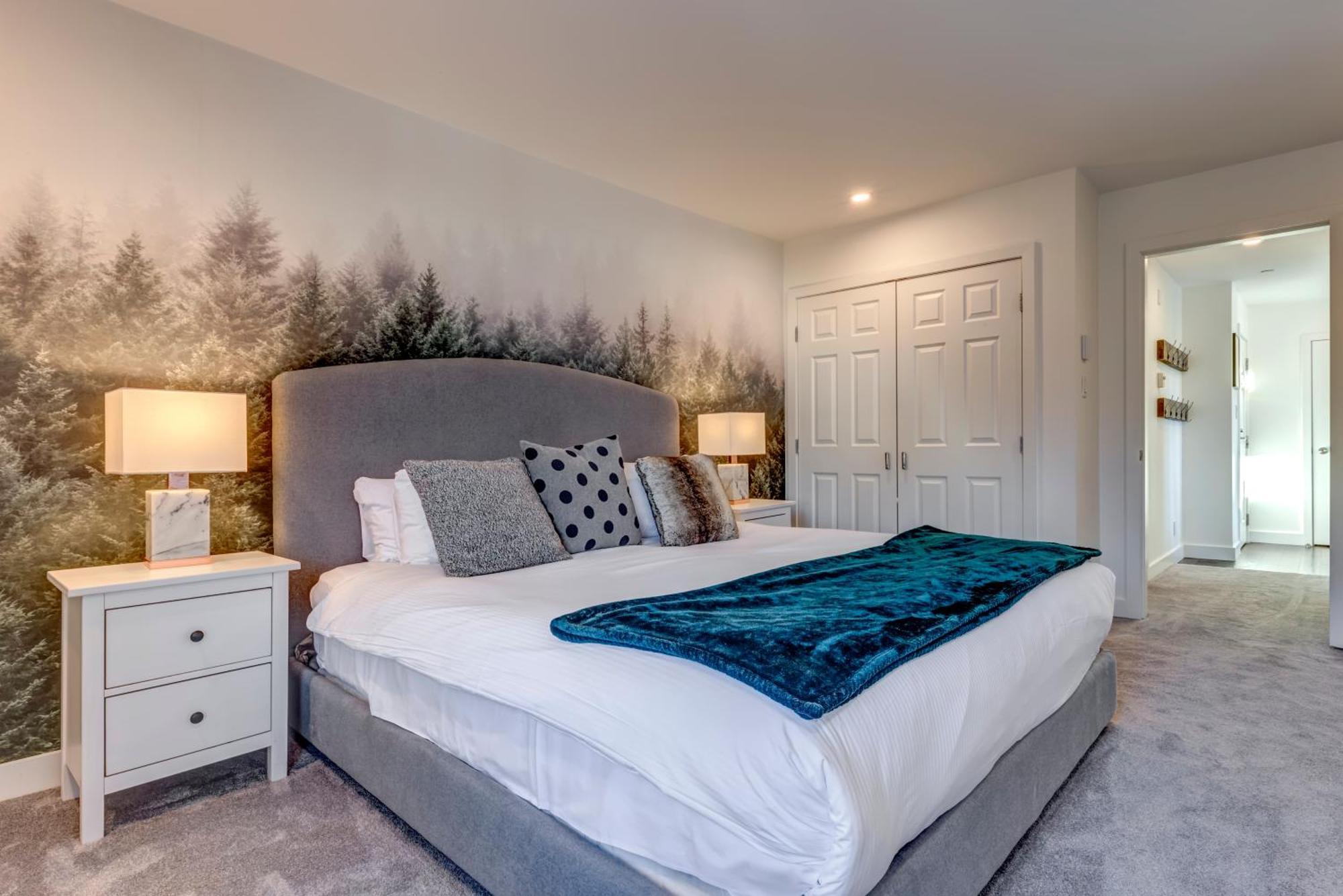 THE LOOKOUT PENTHOUSE // a luxe suite in Whistler Extérieur photo